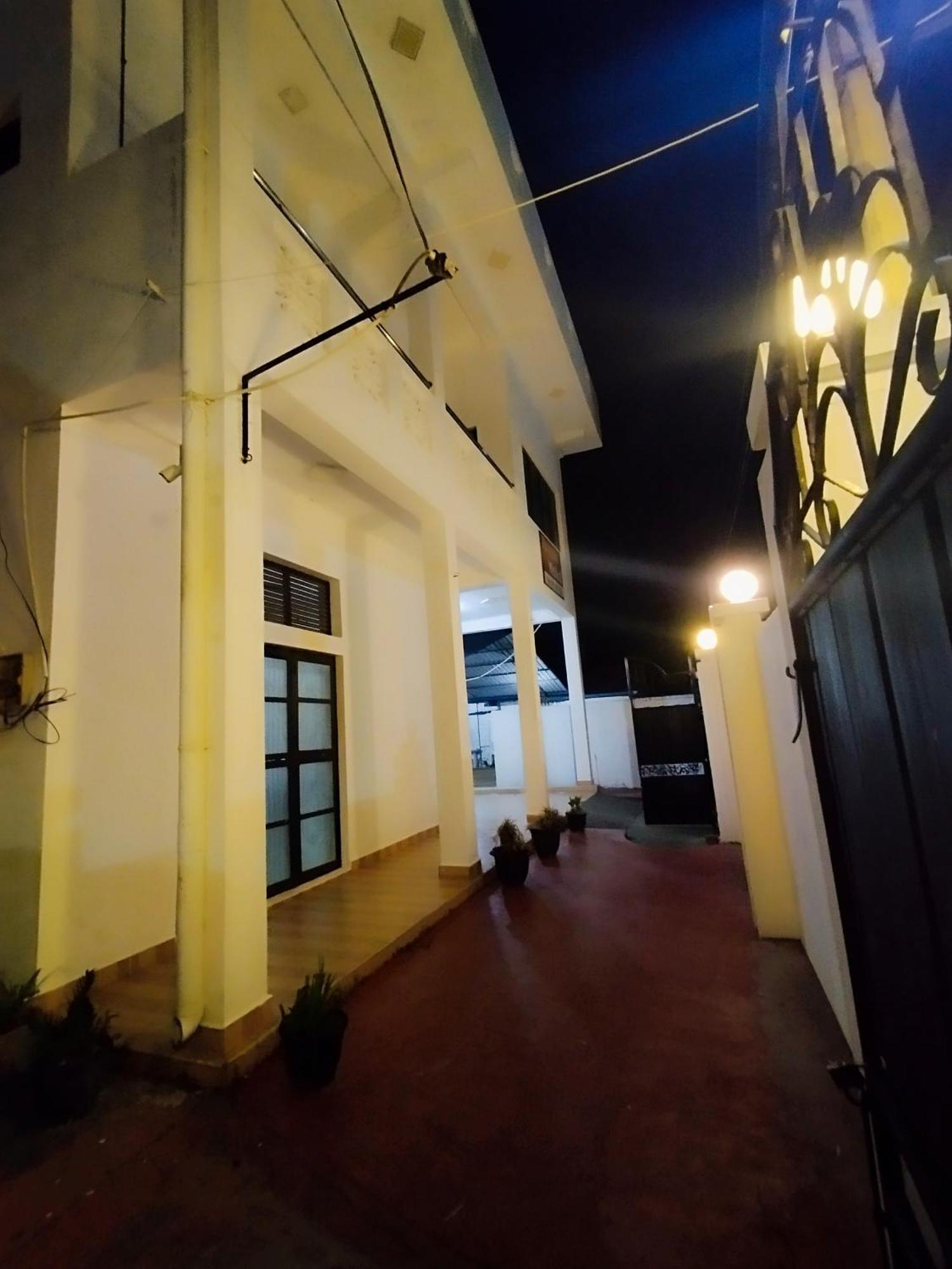 Rayyan Mahal Hotell Puttalam Eksteriør bilde